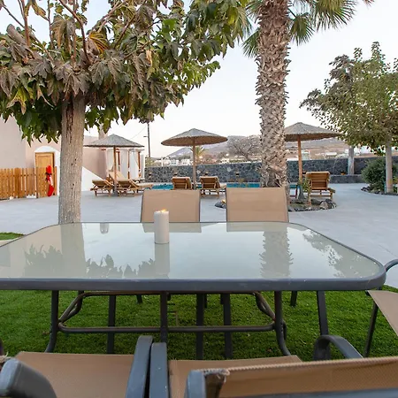 Santorini Garden Homes * Messaria (Santorini)